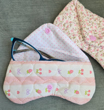 Load image into Gallery viewer, Heart Glasses Case | عینکدان قلبی