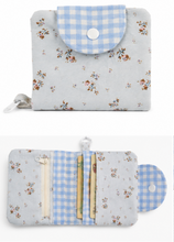Load image into Gallery viewer, Garden Fabric Wallet | کیف‌پول پارچه‌ای باغچه
